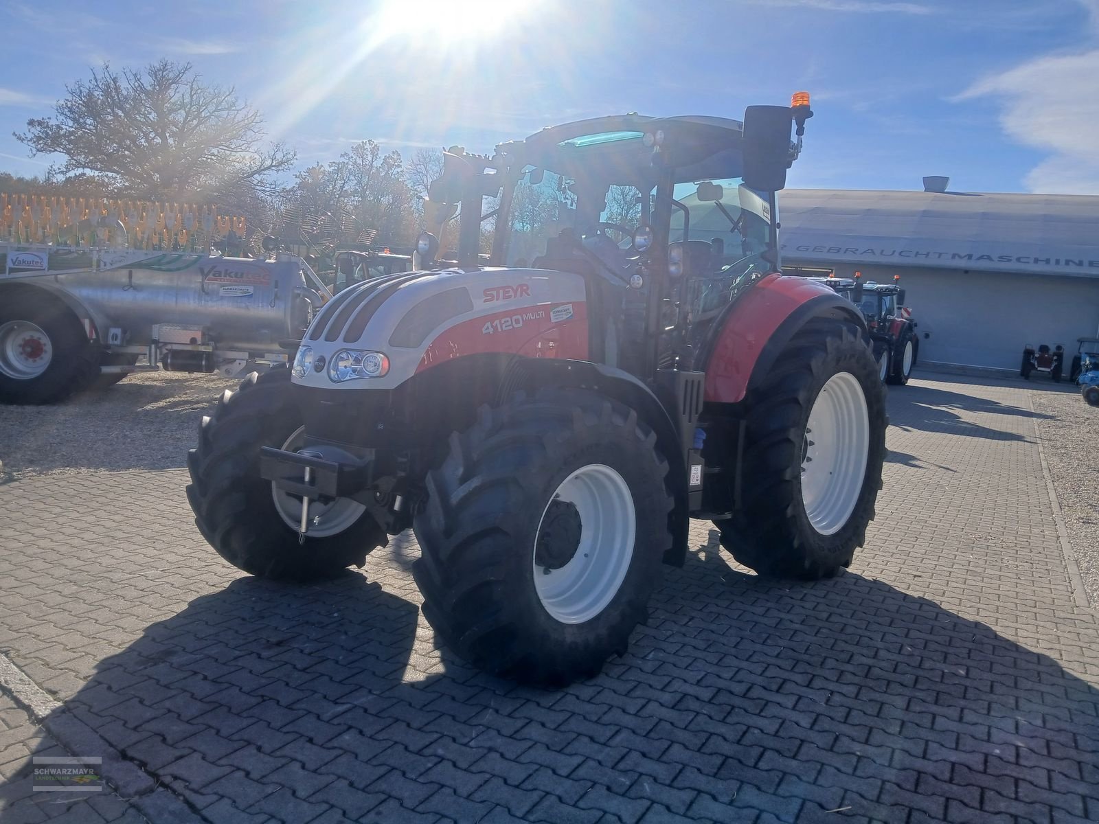 Traktor des Typs Steyr 4120 Multi St. V, Neumaschine in Aurolzmünster (Bild 2)