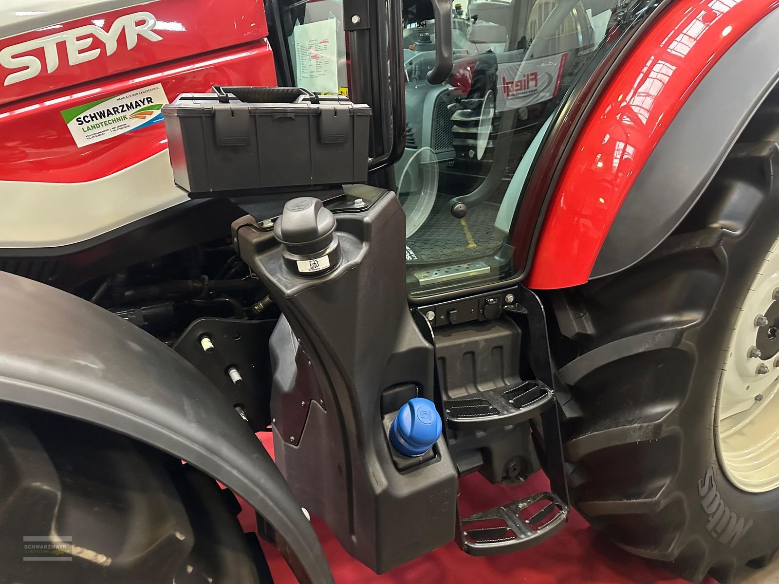 Traktor des Typs Steyr 4120 PLUS, Neumaschine in Aurolzmünster (Bild 9)