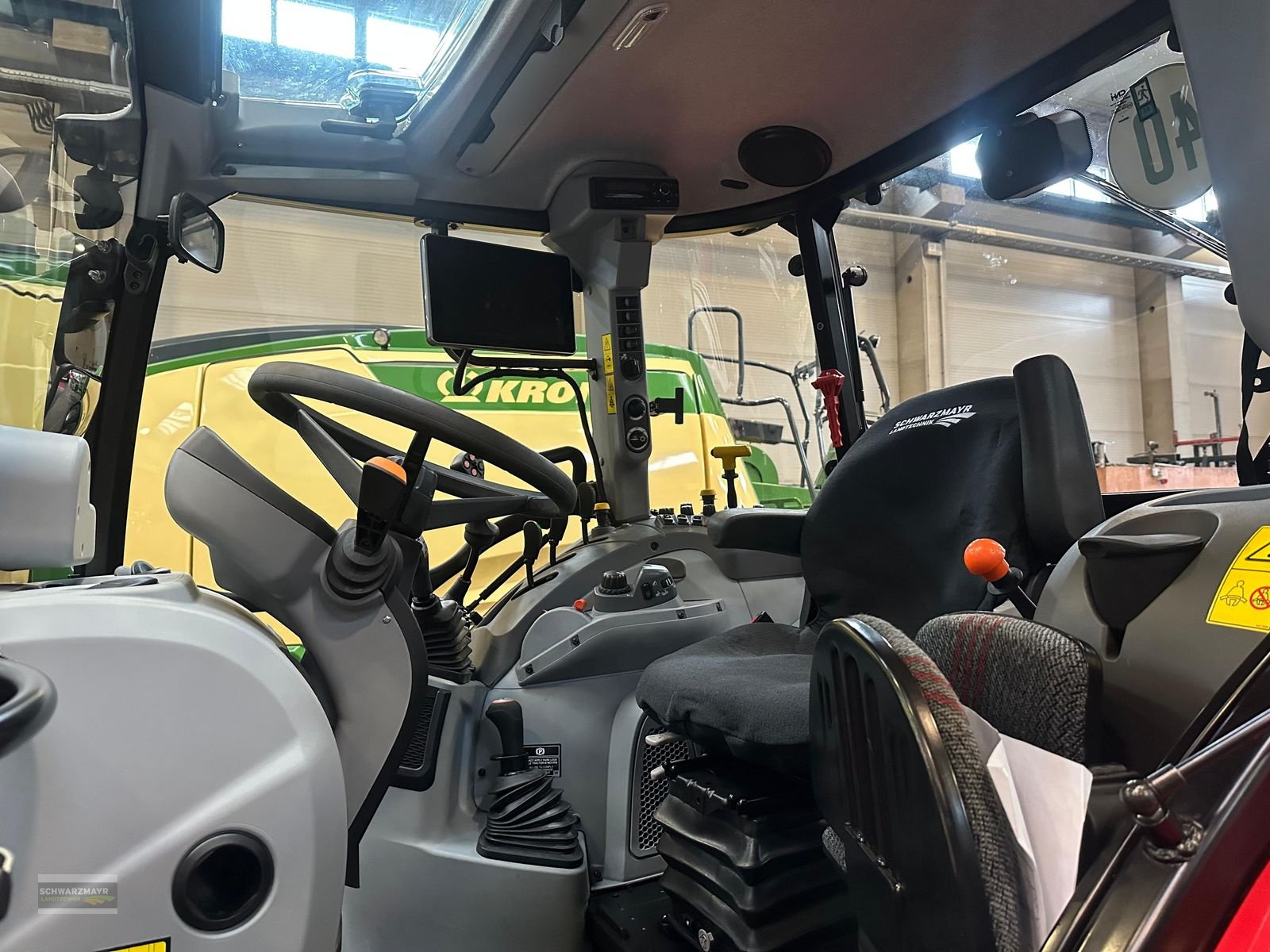 Traktor des Typs Steyr 4120 PLUS, Neumaschine in Aurolzmünster (Bild 11)