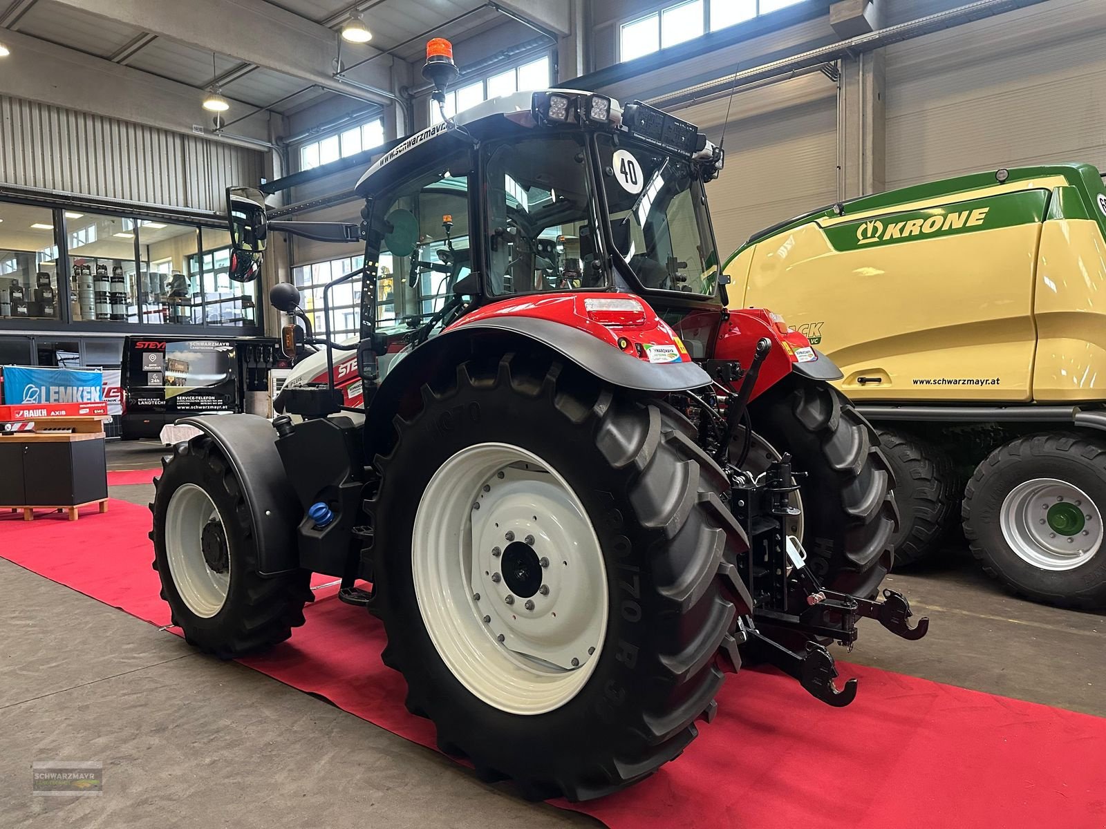 Traktor des Typs Steyr 4120 PLUS, Neumaschine in Aurolzmünster (Bild 4)