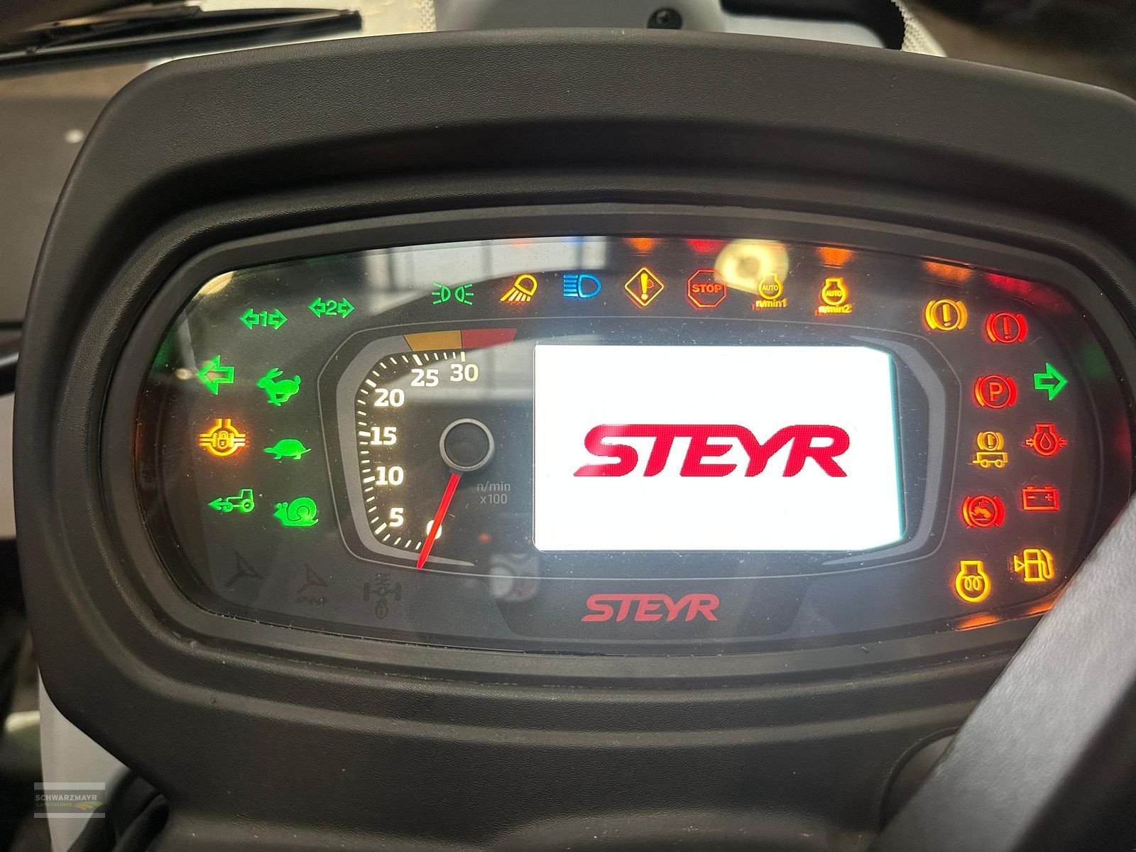 Traktor des Typs Steyr 4120 PLUS, Neumaschine in Aurolzmünster (Bild 14)