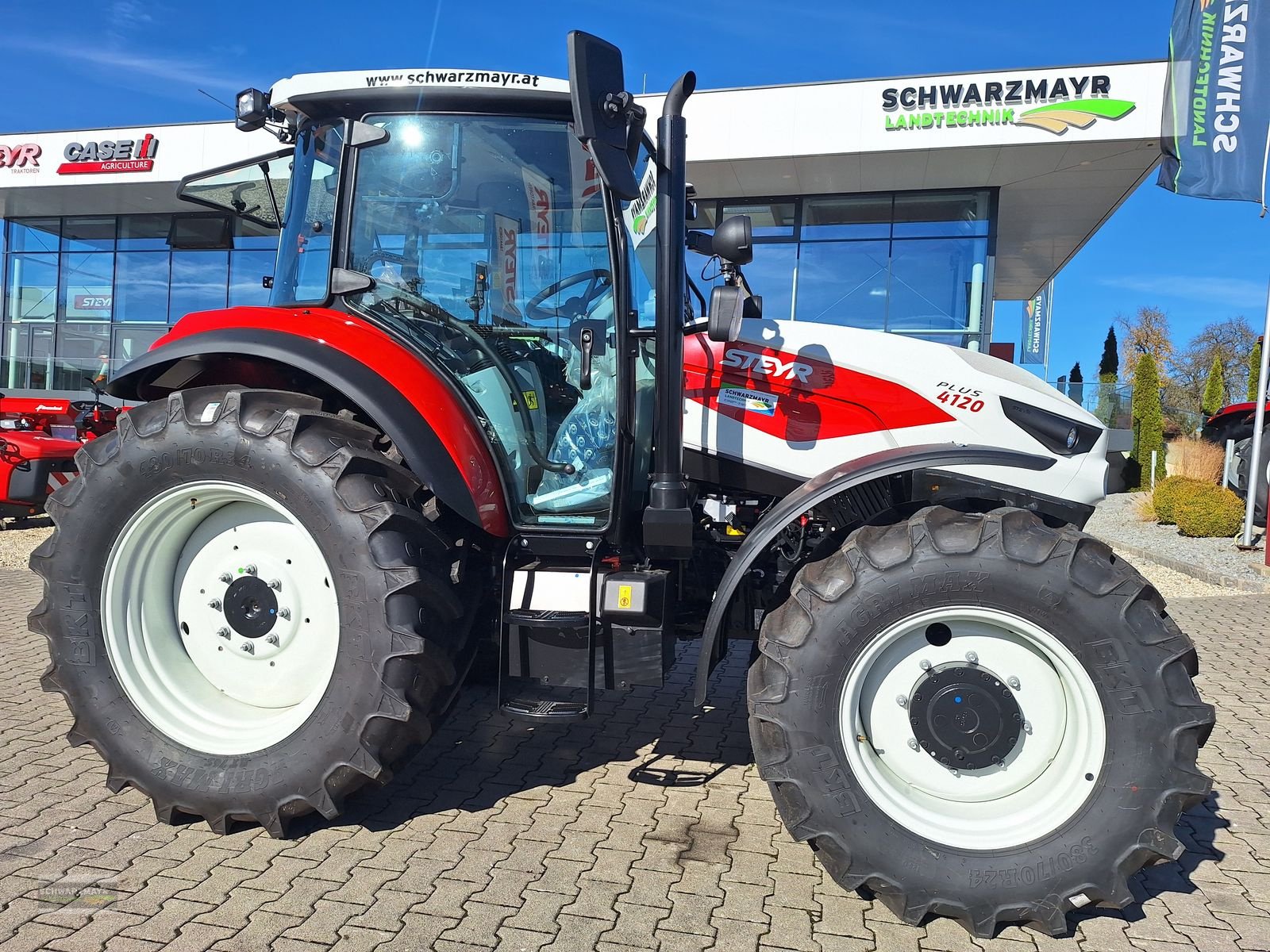 Traktor typu Steyr 4120 PLUS, Neumaschine v Aurolzmünster (Obrázek 1)