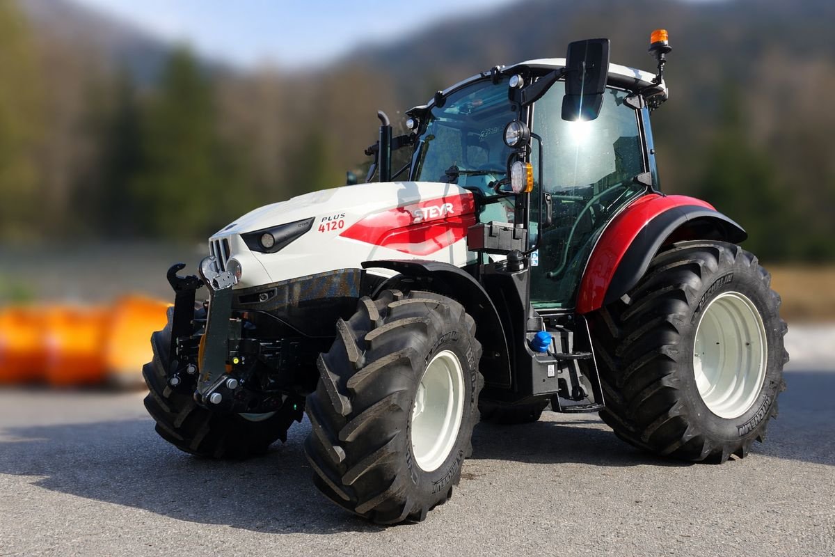 Traktor typu Steyr 4120 PLUS, Neumaschine v Ried im Oberinntal (Obrázek 1)