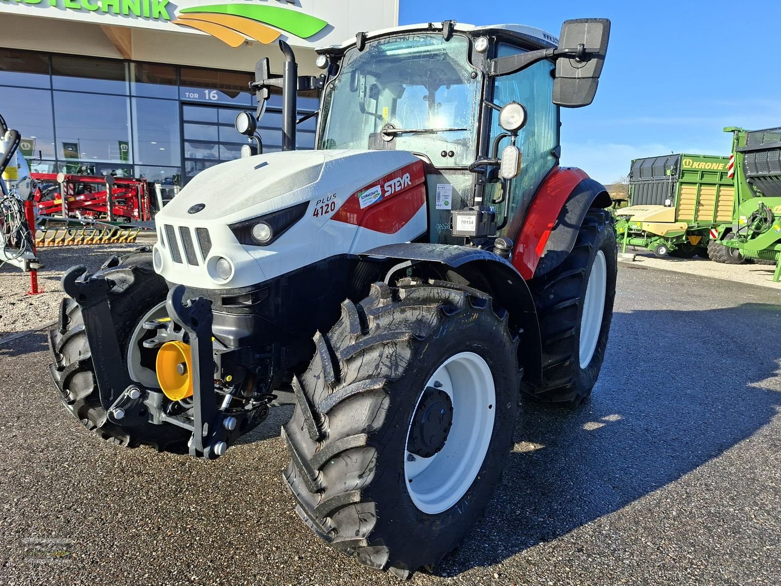 Traktor des Typs Steyr 4120 PLUS, Neumaschine in Gampern (Bild 3)