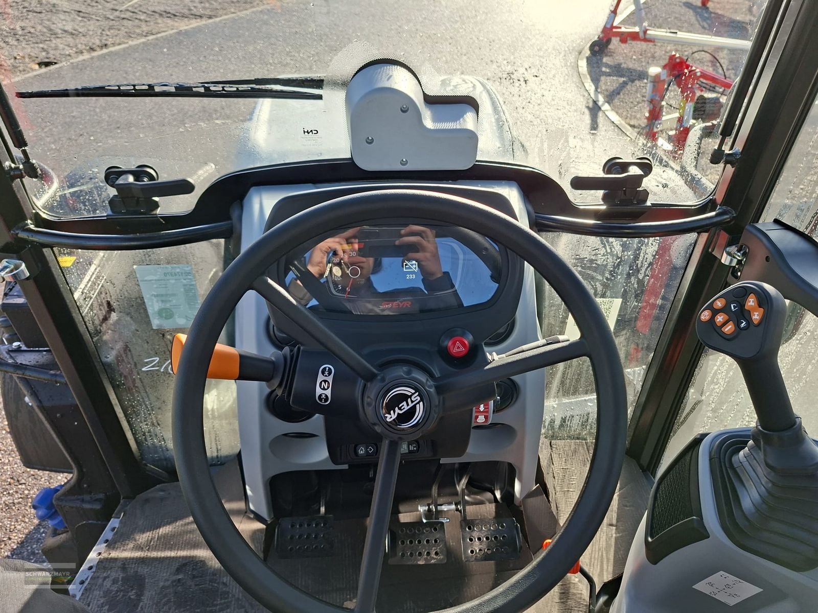 Traktor des Typs Steyr 4120 PLUS, Neumaschine in Gampern (Bild 24)