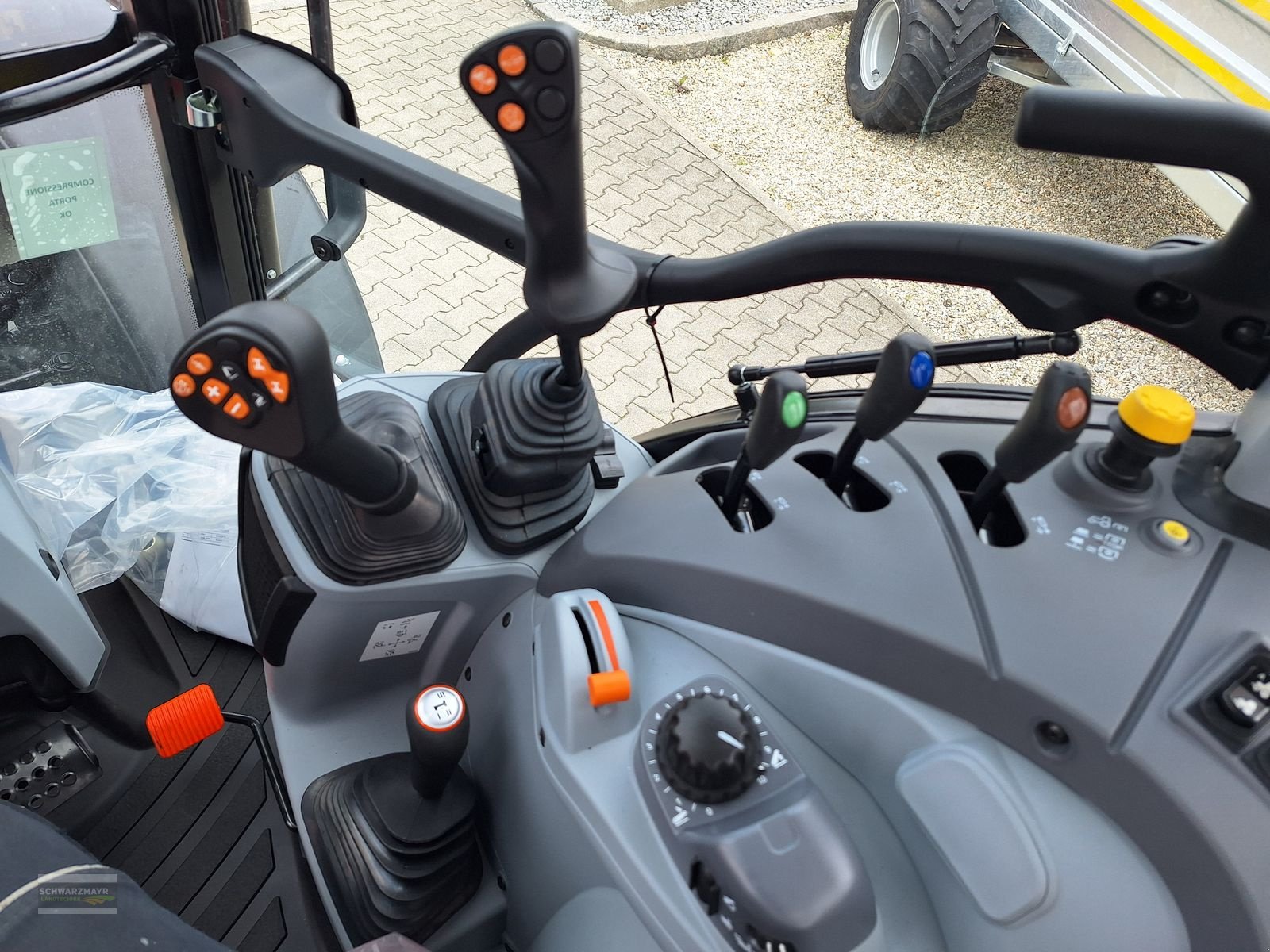 Traktor van het type Steyr 4120 PLUS, Neumaschine in Gampern (Foto 25)