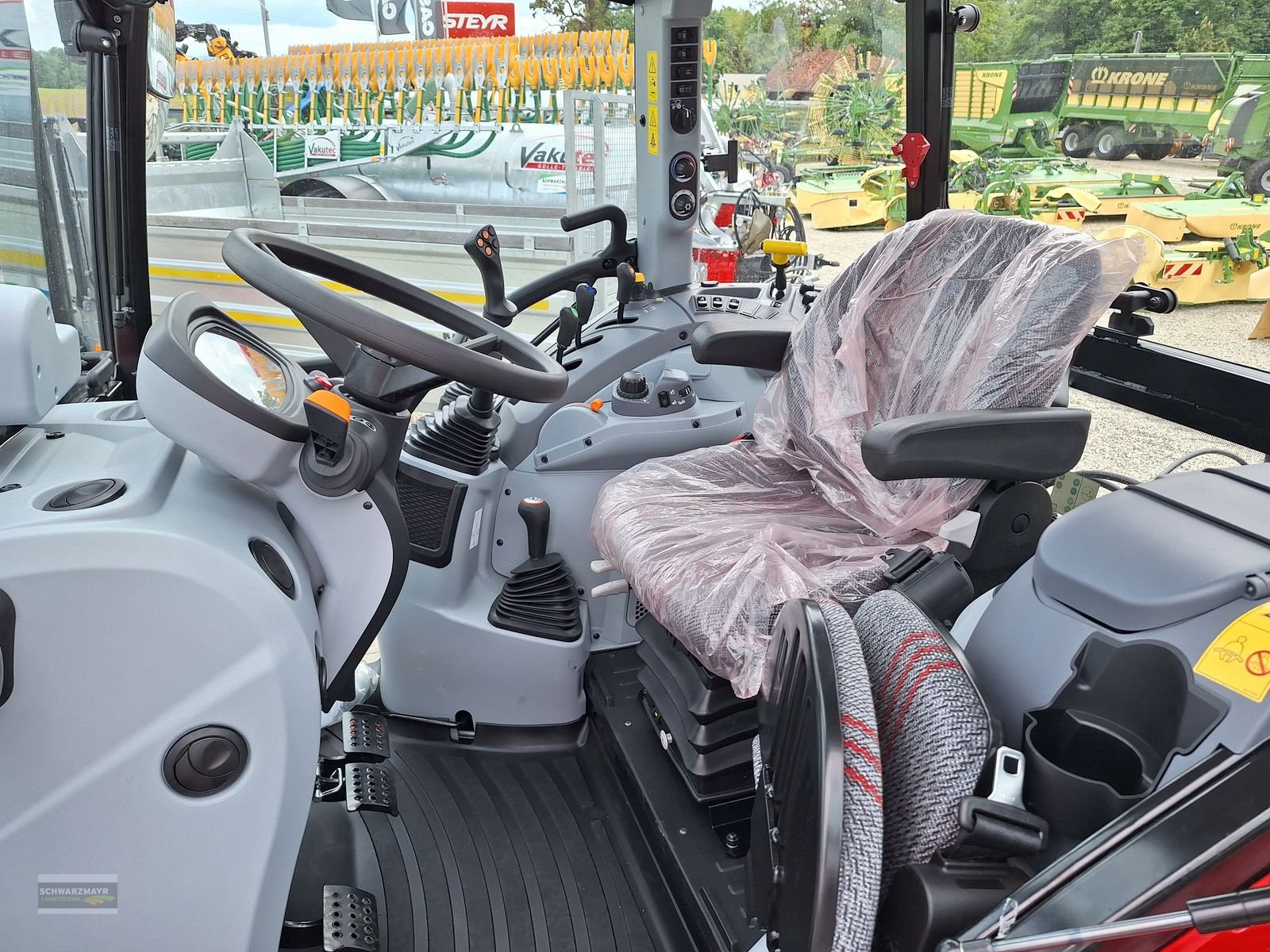 Traktor van het type Steyr 4120 PLUS, Neumaschine in Gampern (Foto 18)
