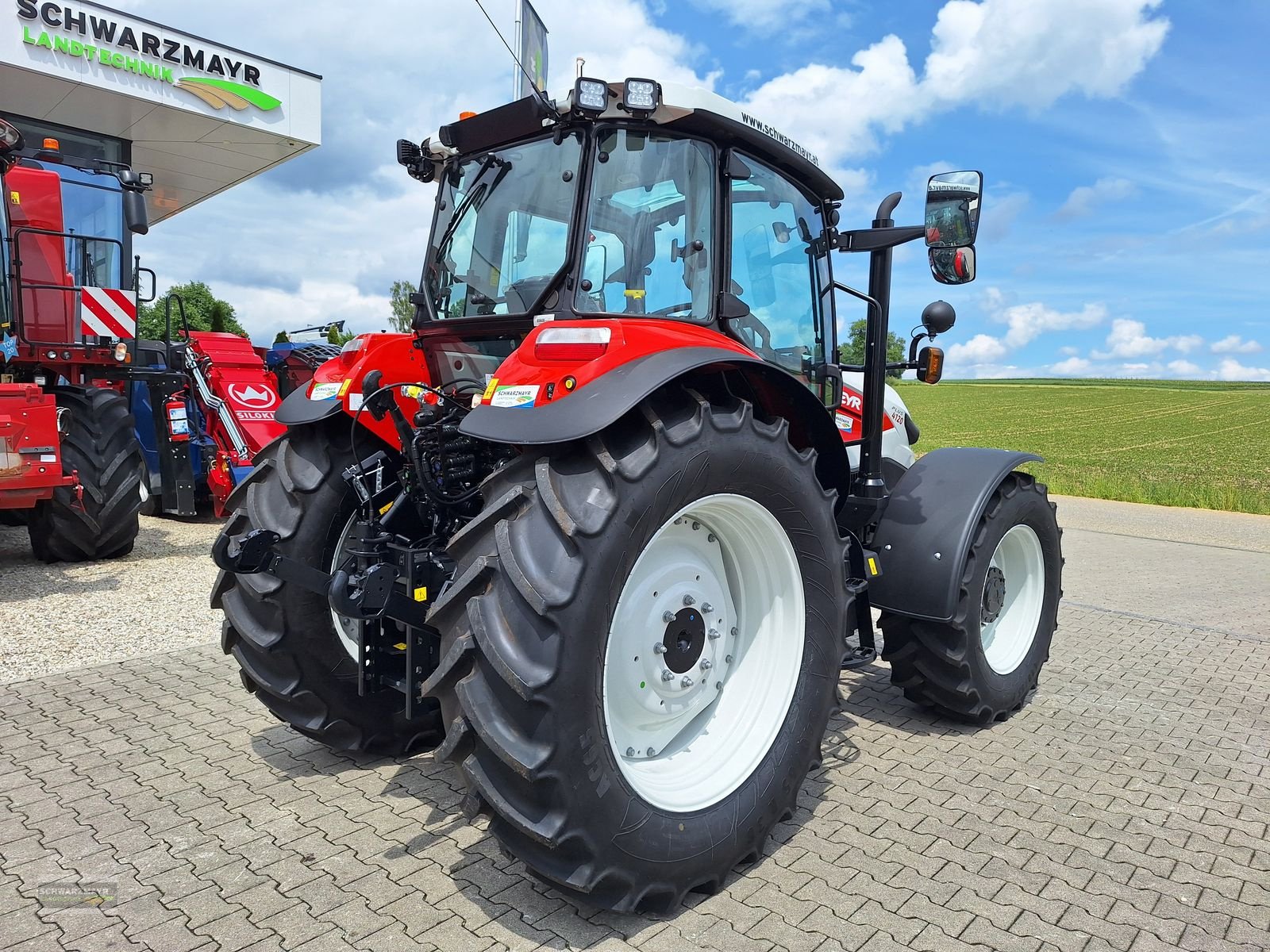 Traktor van het type Steyr 4120 PLUS, Neumaschine in Gampern (Foto 10)
