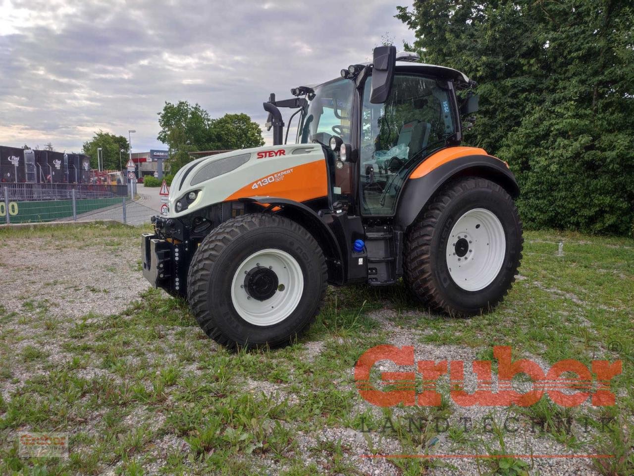 Traktor des Typs Steyr 4130 Expert CVT Kommunalausührung, Neumaschine in Ampfing (Bild 2)