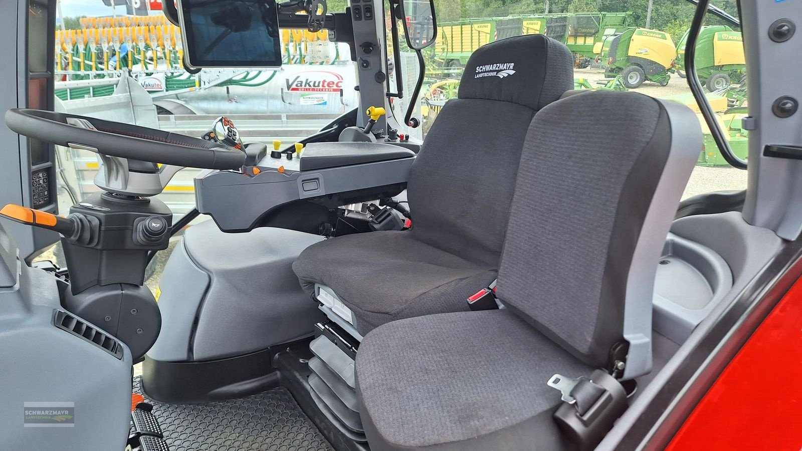 Traktor des Typs Steyr 4130 Expert CVT P, Neumaschine in Aurolzmünster (Bild 14)