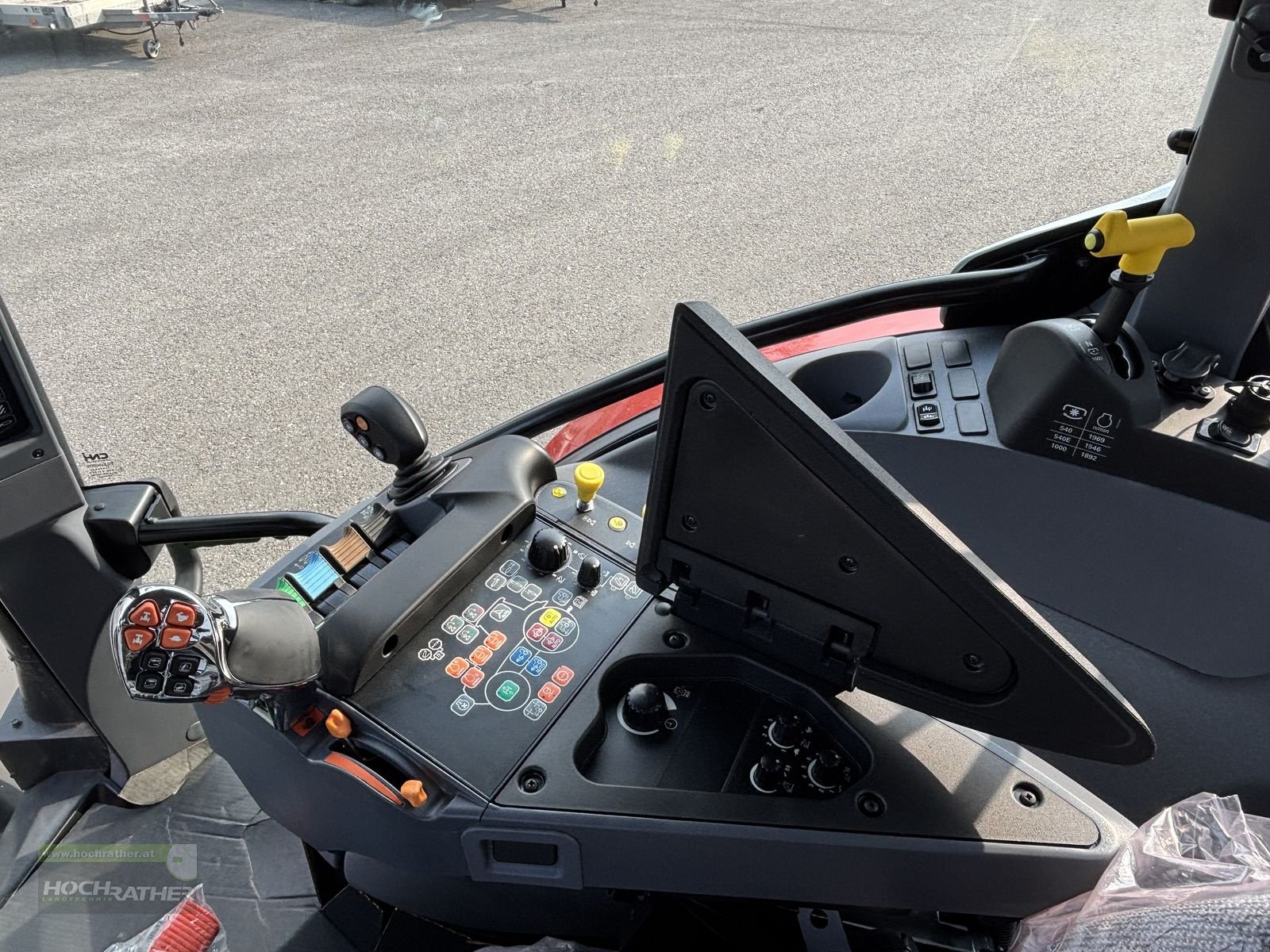 Traktor des Typs Steyr 4130 Expert CVT, Neumaschine in Kronstorf (Bild 15)