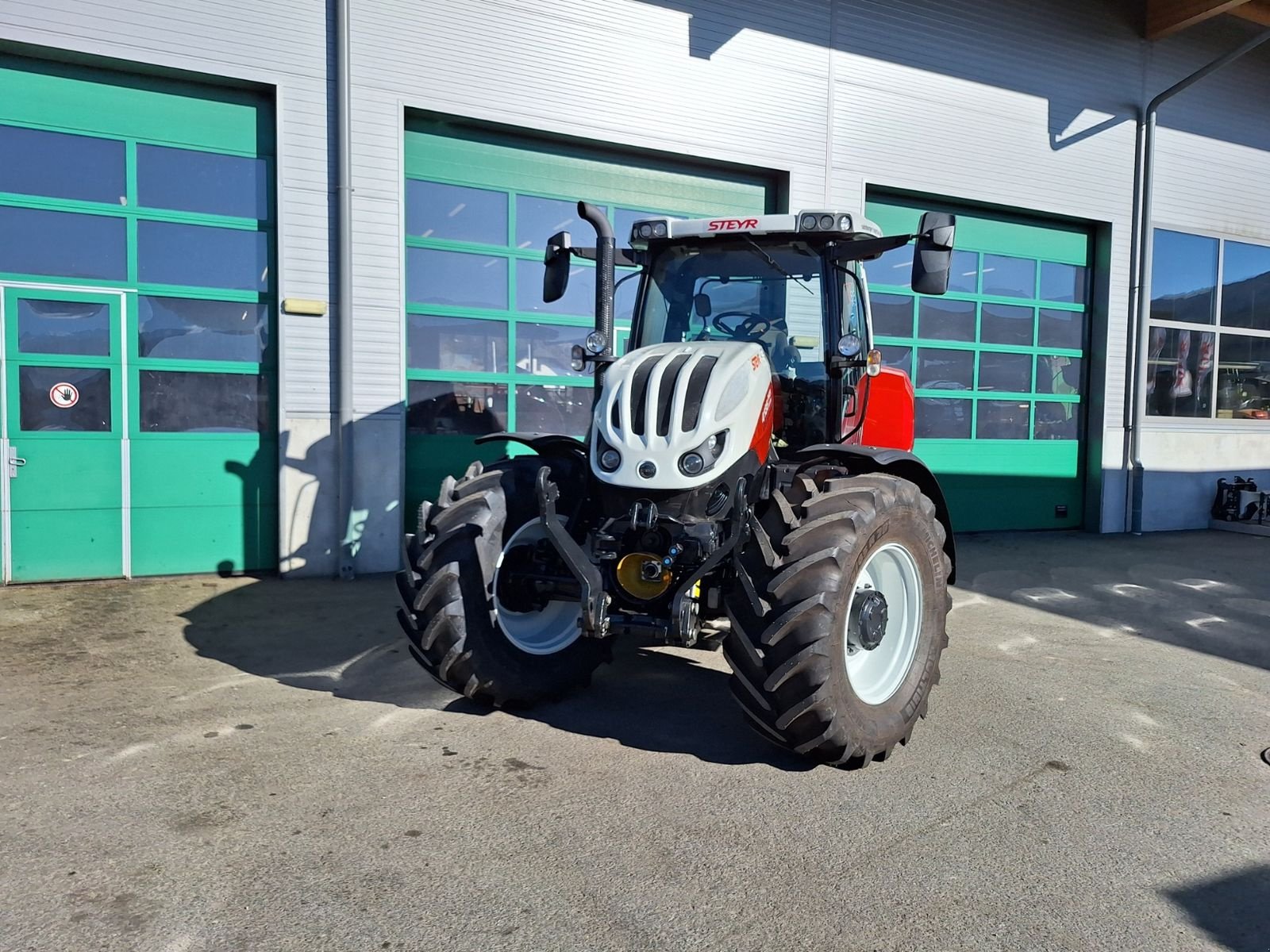 Traktor des Typs Steyr 4135 Profi, Gebrauchtmaschine in Tamsweg (Bild 3)
