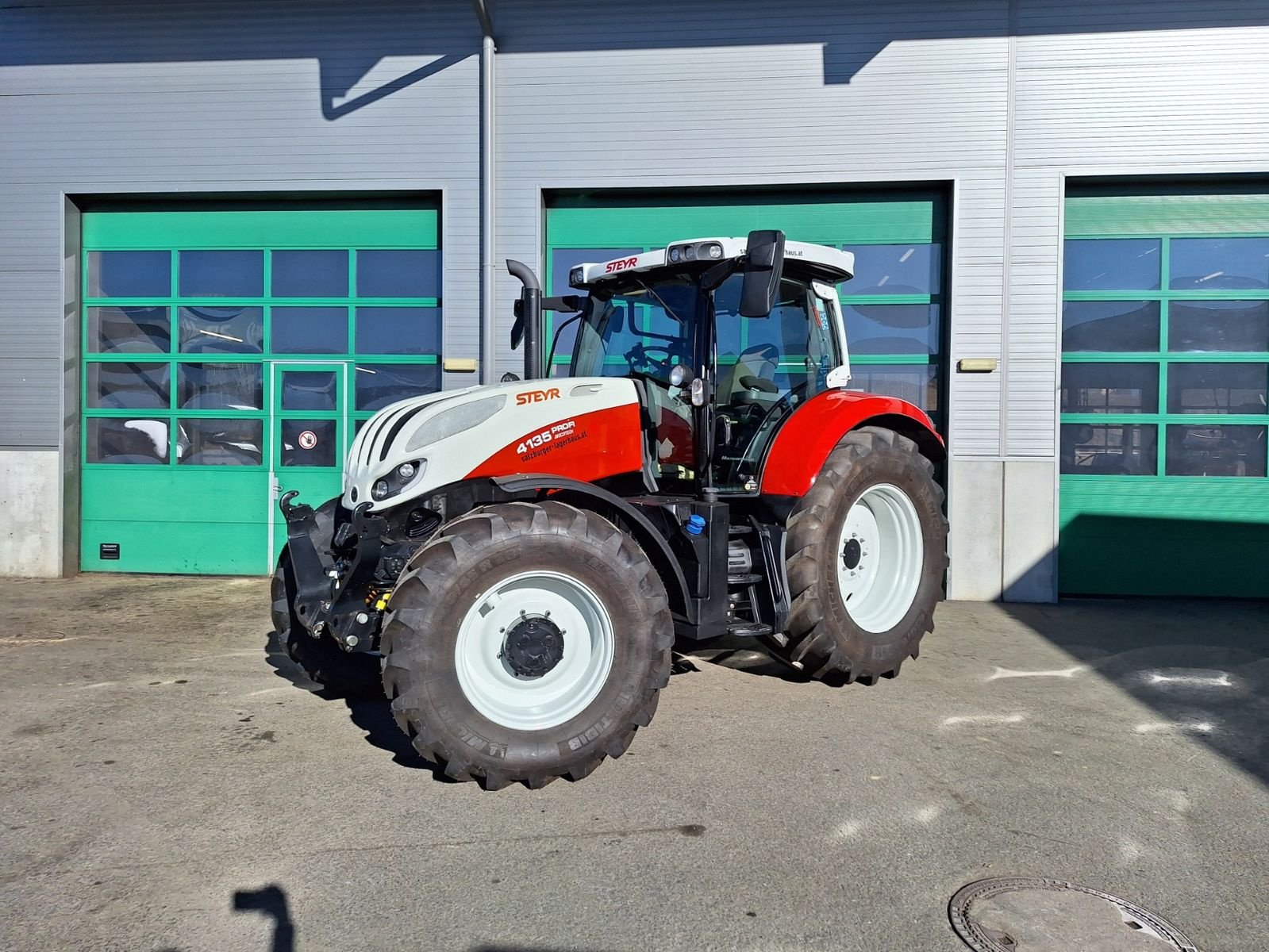 Traktor des Typs Steyr 4135 Profi, Gebrauchtmaschine in Tamsweg (Bild 1)