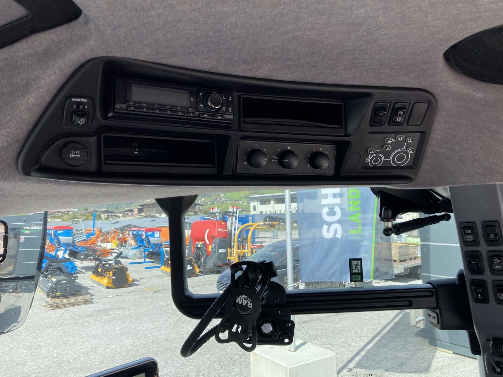 Traktor des Typs Steyr 4140 Expert CVT, Neumaschine in Schlitters (Bild 17)