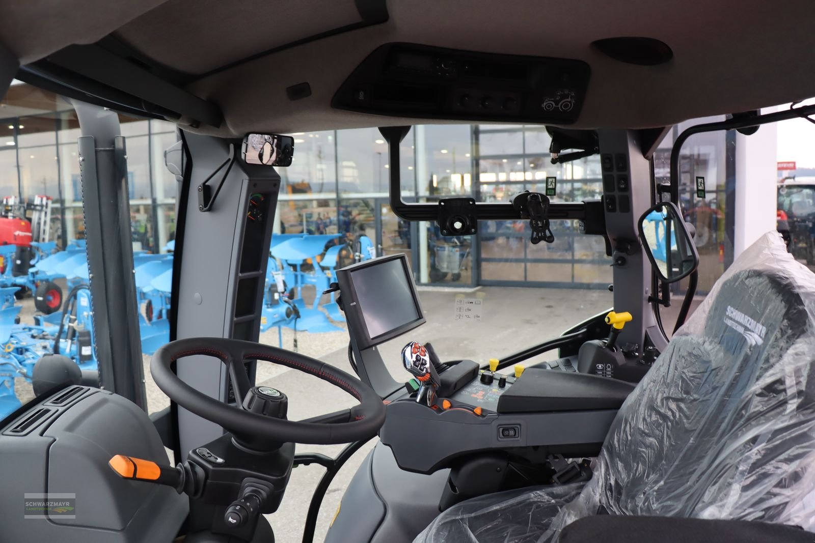 Traktor of the type Steyr 4145 Profi CVT, Neumaschine in Aurolzmünster (Picture 18)