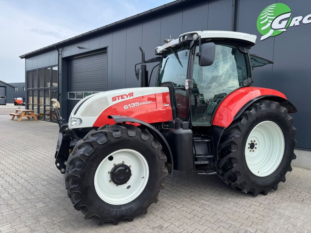 Traktor van het type Steyr 6135 Profi, Gebrauchtmaschine in Daarle (Foto 2)