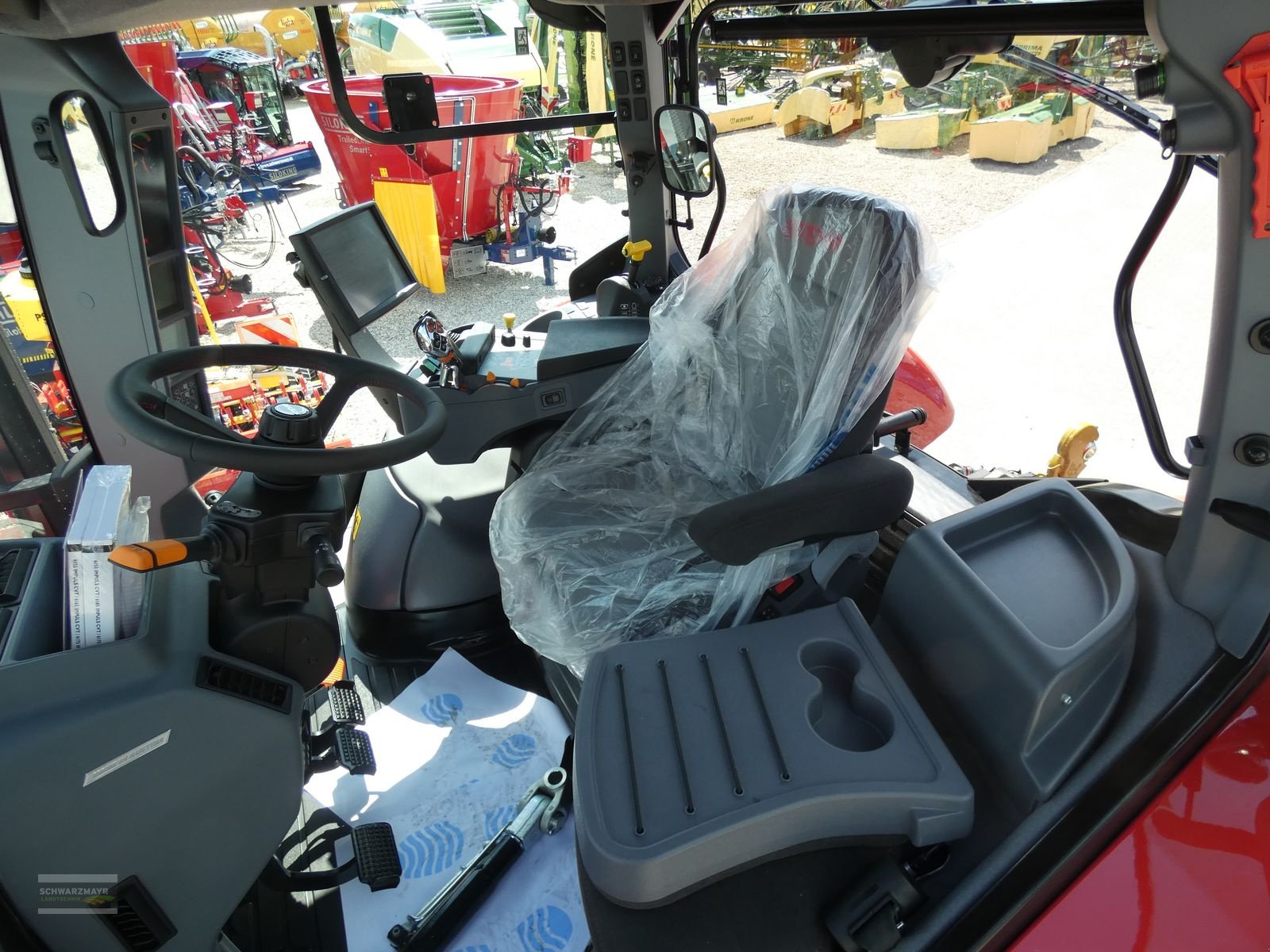 Traktor of the type Steyr 6165 Impuls CVT, Neumaschine in Aurolzmünster (Picture 12)