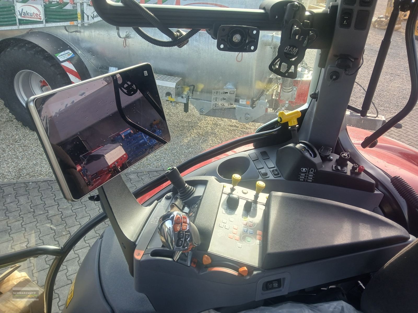 Traktor des Typs Steyr 6175 Impuls CVT, Neumaschine in Aurolzmünster (Bild 13)