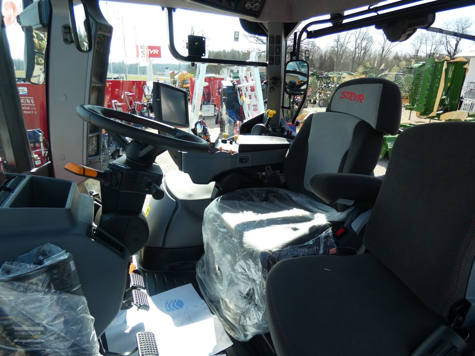 Traktor of the type Steyr 6175 Impuls CVT, Neumaschine in Aurolzmünster (Picture 17)