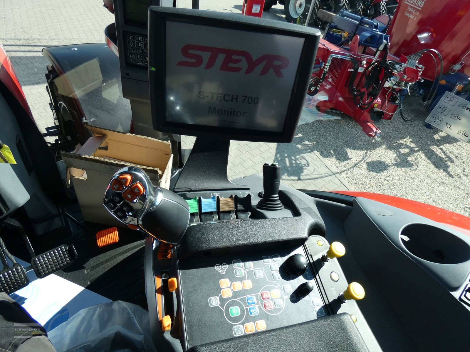 Traktor of the type Steyr 6175 Impuls CVT, Neumaschine in Aurolzmünster (Picture 18)