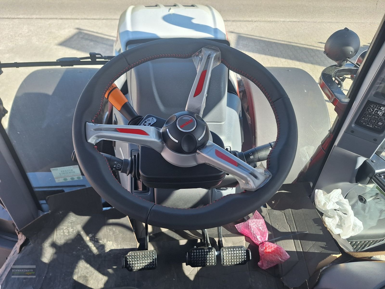 Traktor of the type Steyr 6175 Impuls CVT, Vorführmaschine in Aurolzmünster (Picture 18)