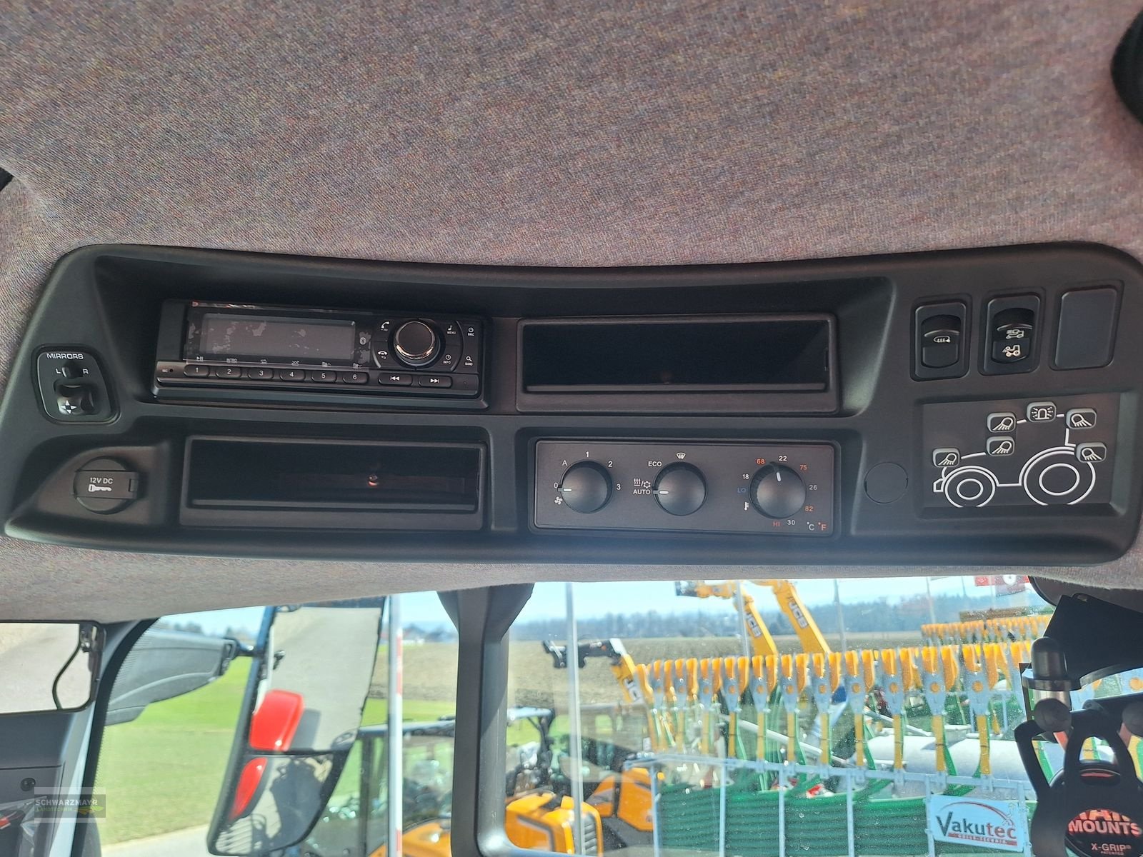 Traktor of the type Steyr 6175 Impuls CVT, Vorführmaschine in Aurolzmünster (Picture 12)