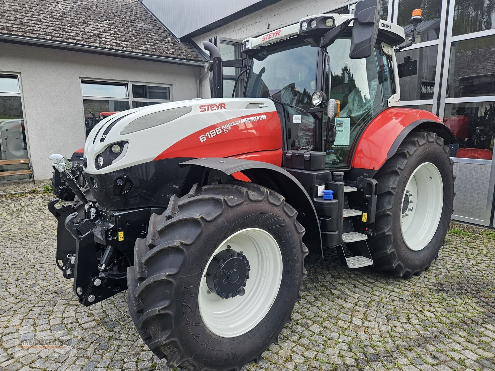 Traktor typu Steyr 6185, Neumaschine v Altenfelden (Obrázek 2)