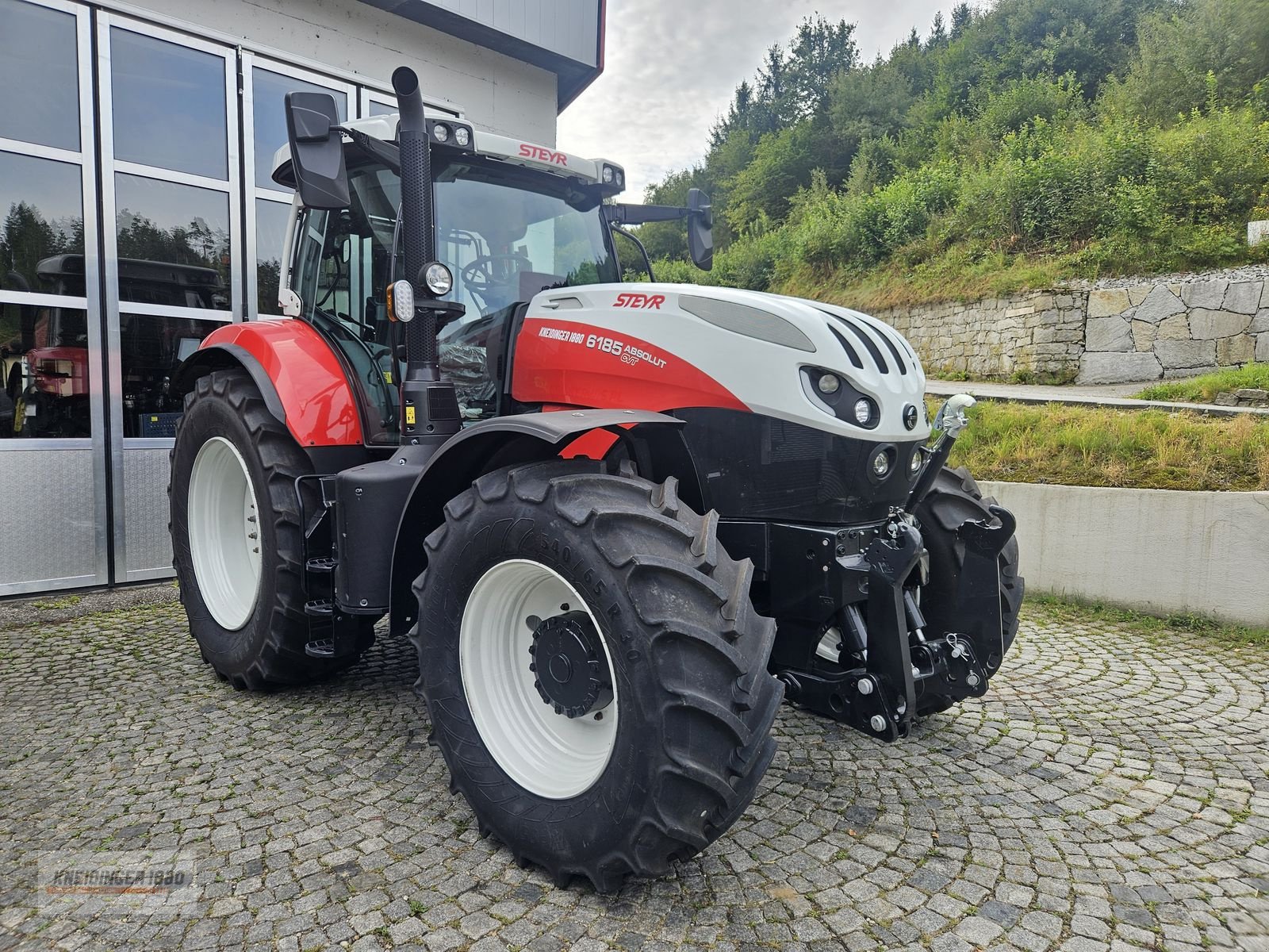 Traktor typu Steyr 6185, Neumaschine v Altenfelden (Obrázek 1)