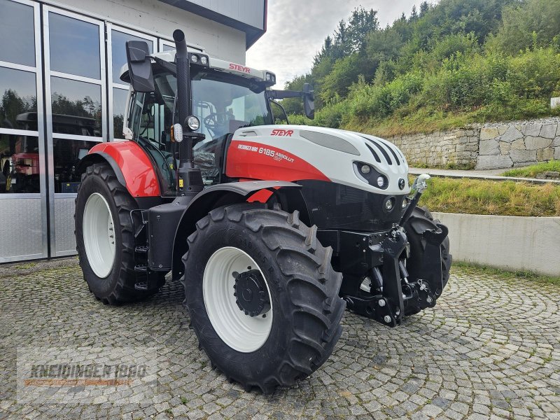 Traktor of the type Steyr 6185, Neumaschine in Altenfelden (Picture 1)