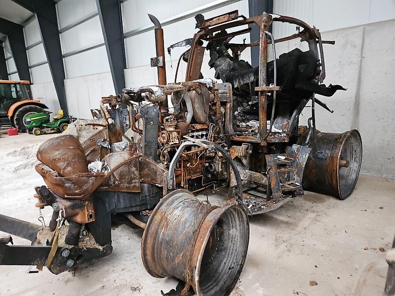 Traktor des Typs Steyr 6220 CVT mit nachweislich 3700 Stunden, Gebrauchtmaschine in Honigsee (Bild 1)