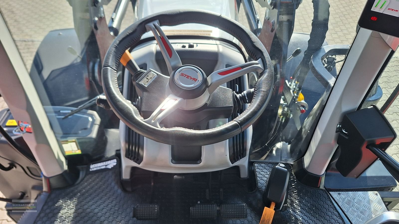 Traktor des Typs Steyr 6240 ABSOLUT CVT, Neumaschine in Aurolzmünster (Bild 27)