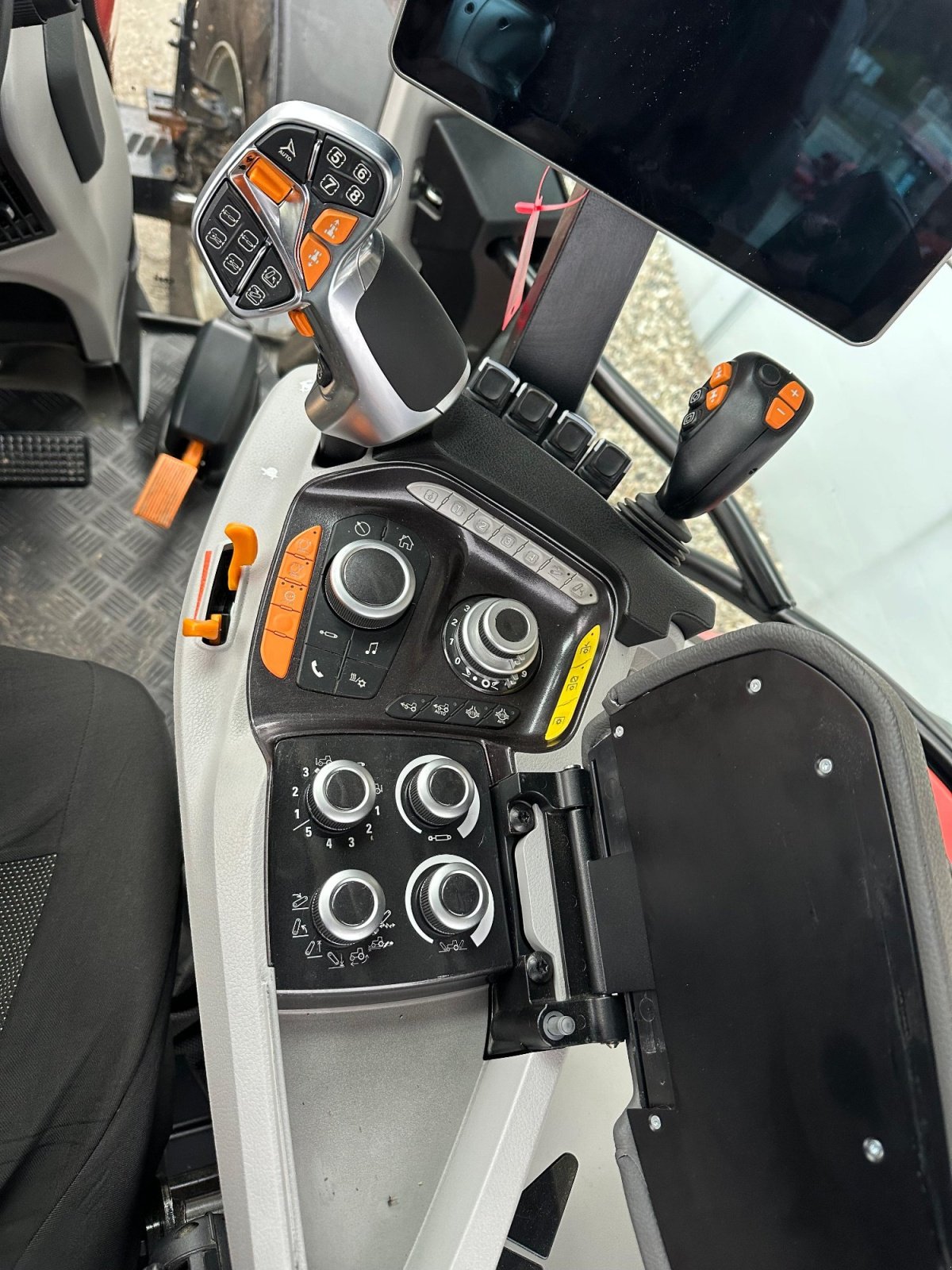 Traktor of the type Steyr 6240 Absolut, Neumaschine in Klempau (Picture 9)