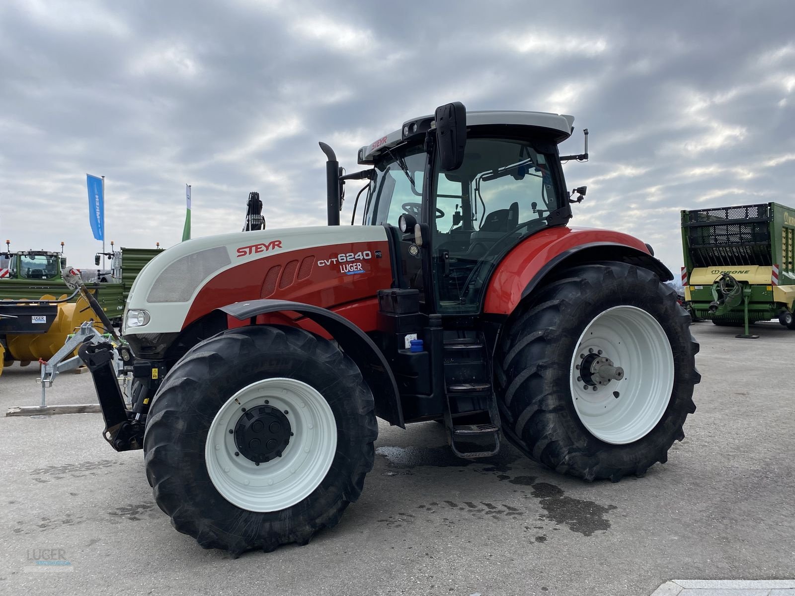 Traktor типа Steyr 6240 CVT Hi-eSCR Profi, Gebrauchtmaschine в Niederkappel (Фотография 9)