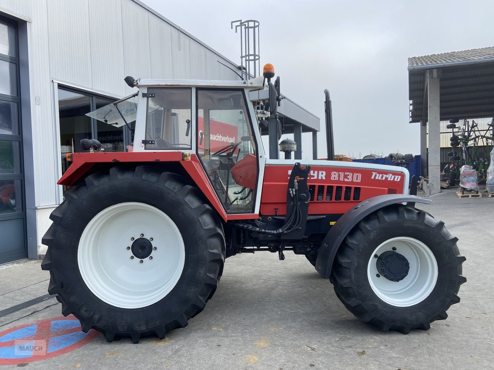 Traktor типа Steyr 8100 A, Gebrauchtmaschine в Burgkirchen (Фотография 4)