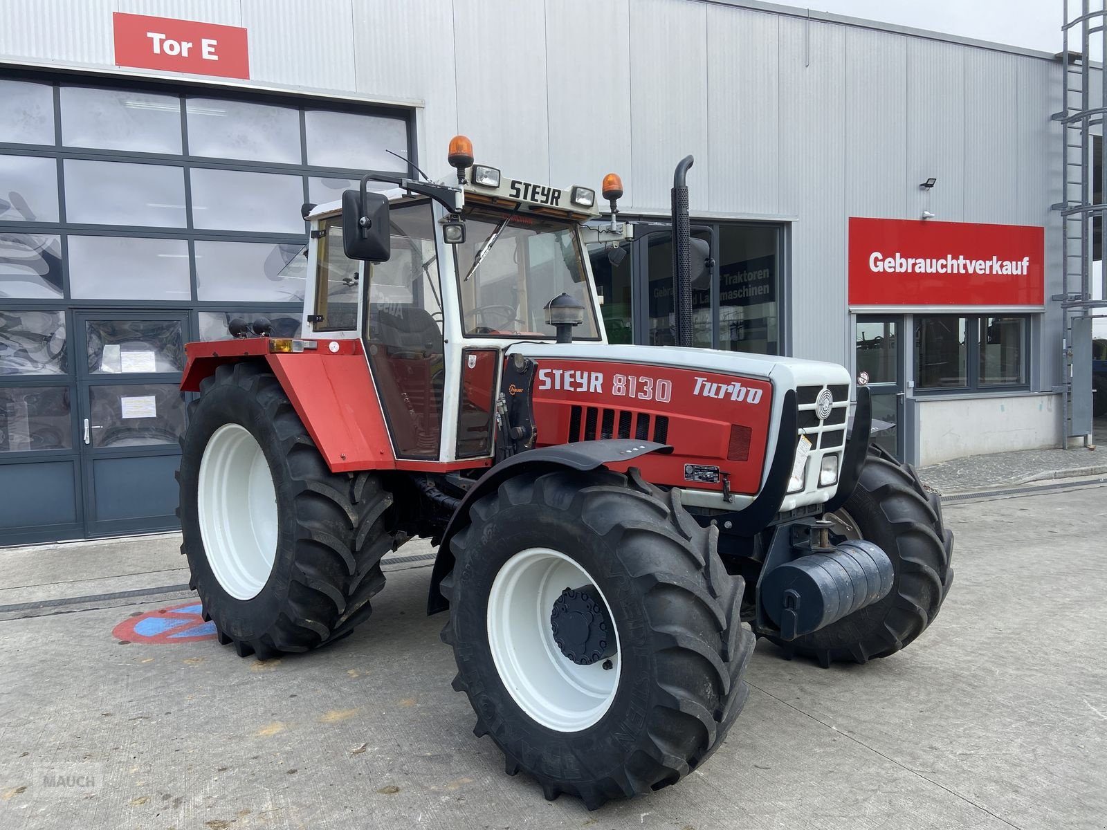 Traktor типа Steyr 8100 A, Gebrauchtmaschine в Burgkirchen (Фотография 3)