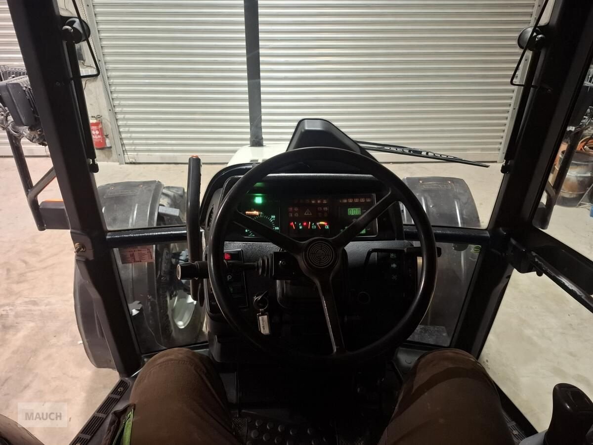 Traktor от тип Steyr 9083, Gebrauchtmaschine в Burgkirchen (Снимка 11)