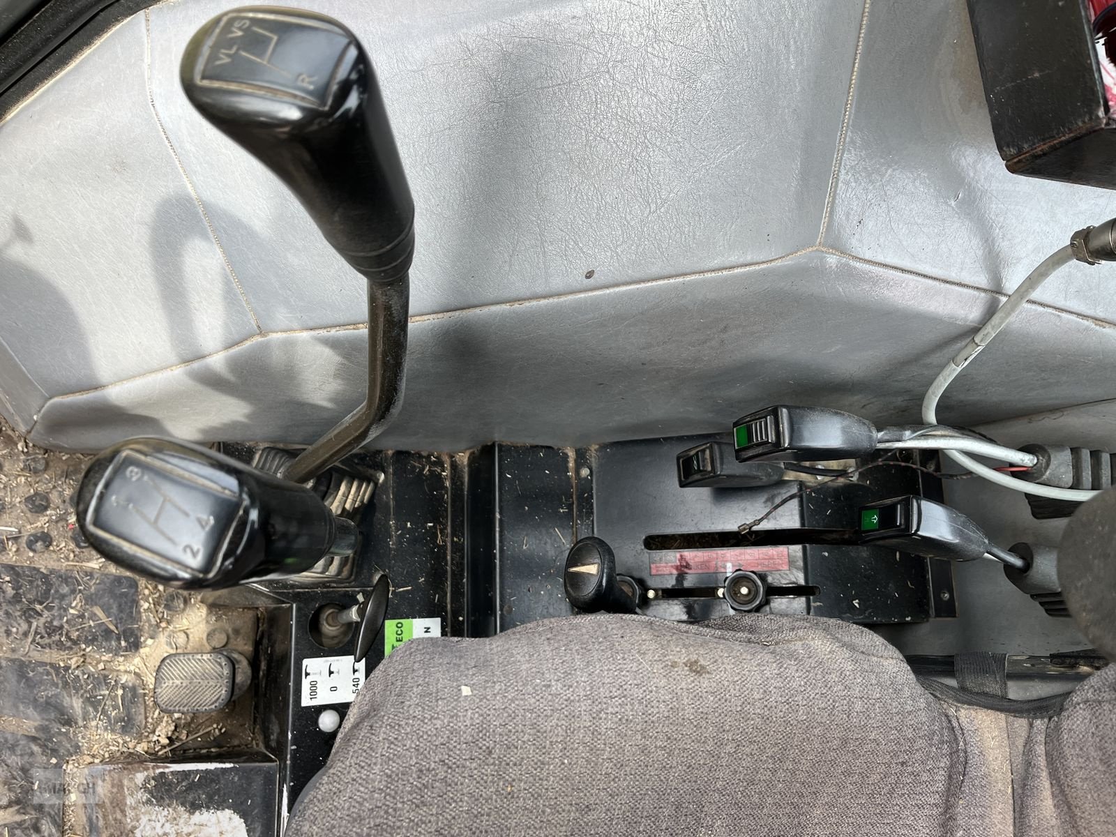 Traktor des Typs Steyr 975 A, Gebrauchtmaschine in Burgkirchen (Bild 12)