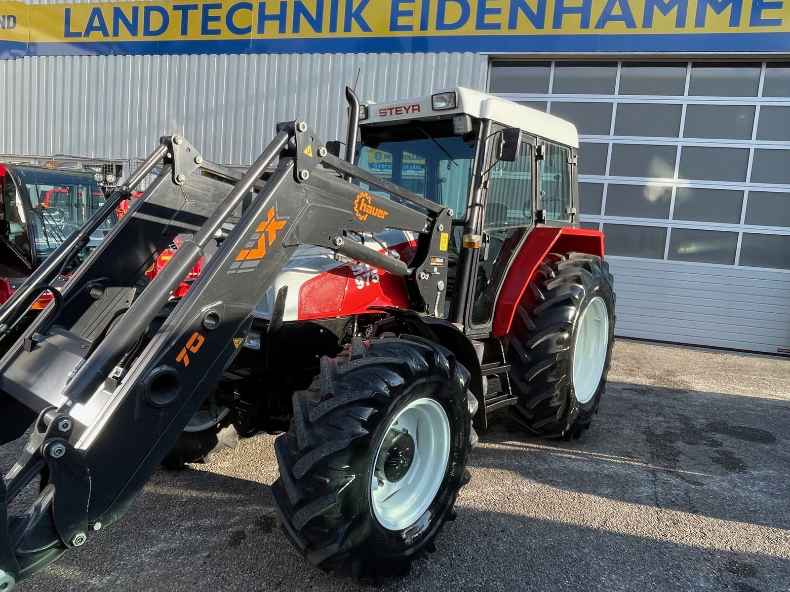 Traktor типа Steyr 975 M A Komfort, Gebrauchtmaschine в Burgkirchen (Фотография 1)