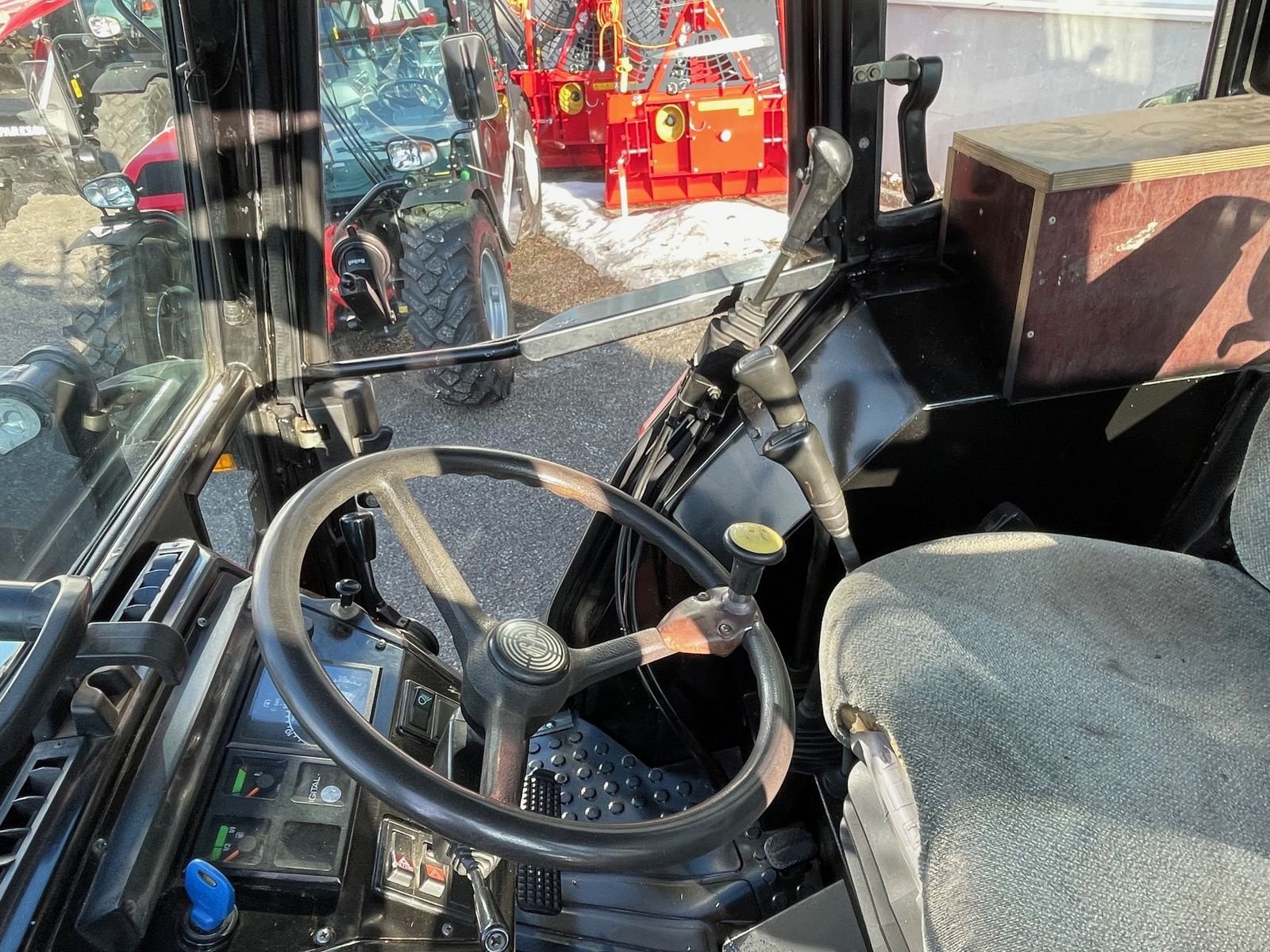 Traktor типа Steyr 975 M A Komfort, Gebrauchtmaschine в Burgkirchen (Фотография 13)