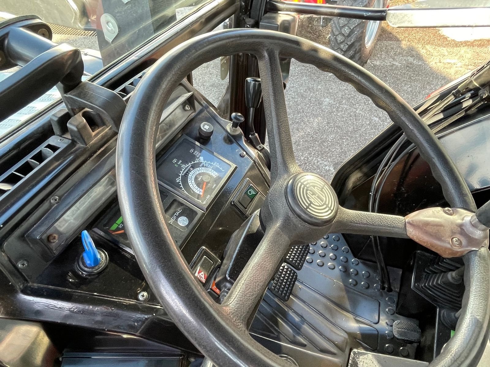 Traktor типа Steyr 975 M A Komfort, Gebrauchtmaschine в Burgkirchen (Фотография 10)