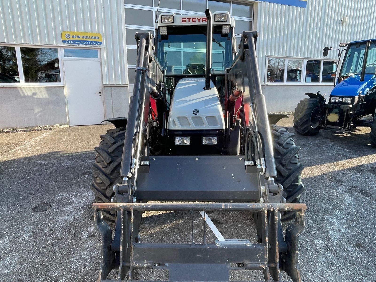 Traktor типа Steyr 975 M A Komfort, Gebrauchtmaschine в Burgkirchen (Фотография 3)