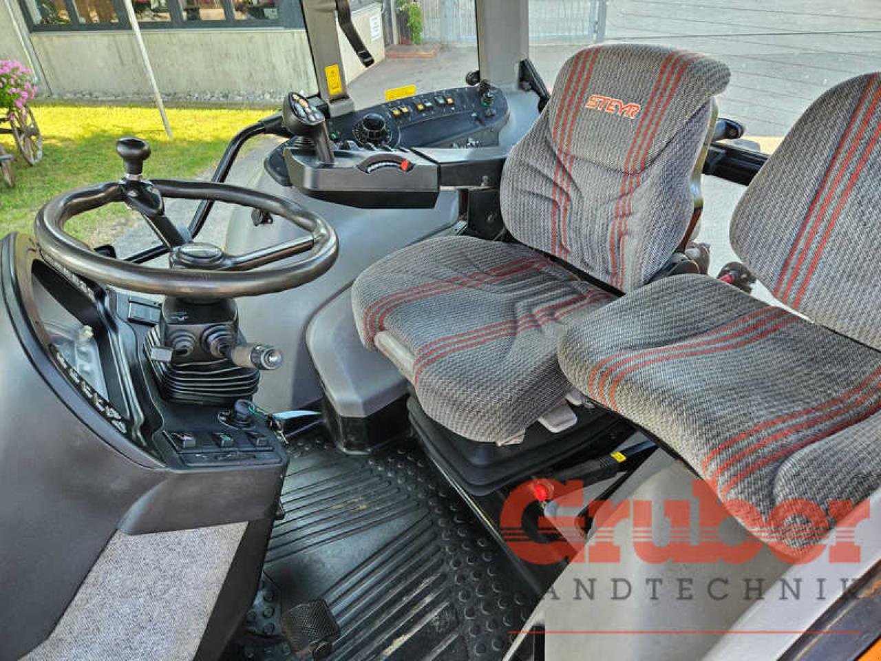 Traktor of the type Steyr CVT 6135, Gebrauchtmaschine in Ampfing (Picture 16)