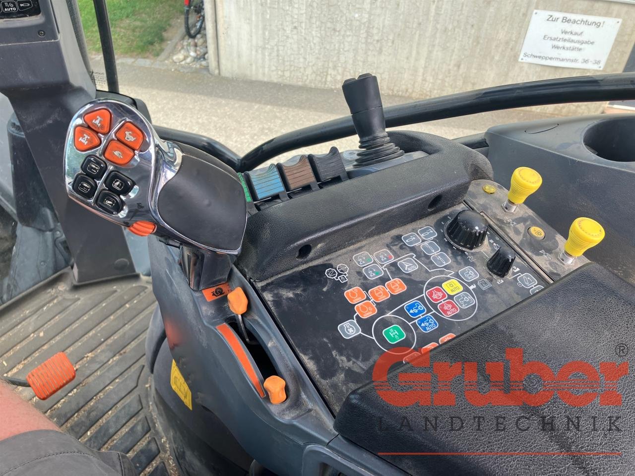 Traktor of the type Steyr CVT 6185 Hi-eSCR, Gebrauchtmaschine in Ampfing (Picture 10)