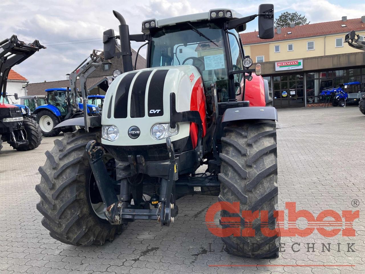 Traktor des Typs Steyr CVT 6185 Hi-eSCR, Gebrauchtmaschine in Ampfing (Bild 3)