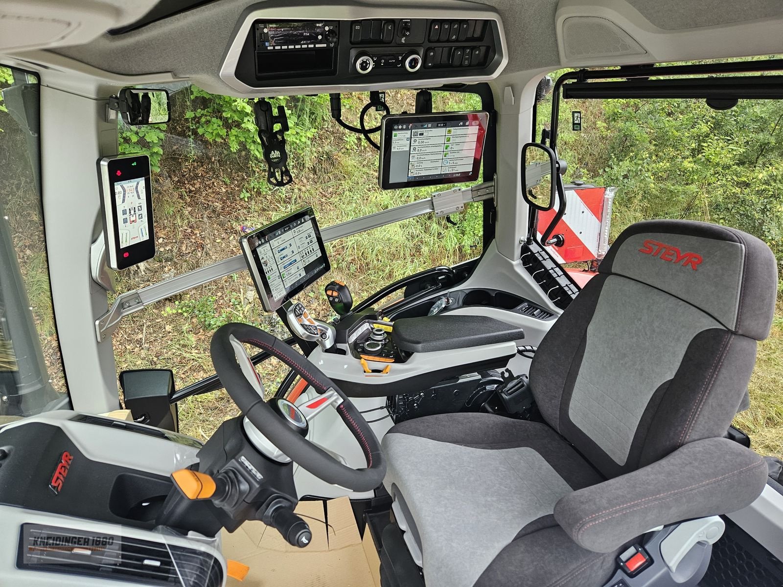 Traktor of the type Steyr Cvt 6240 Absolut, Neumaschine in Altenfelden (Picture 7)