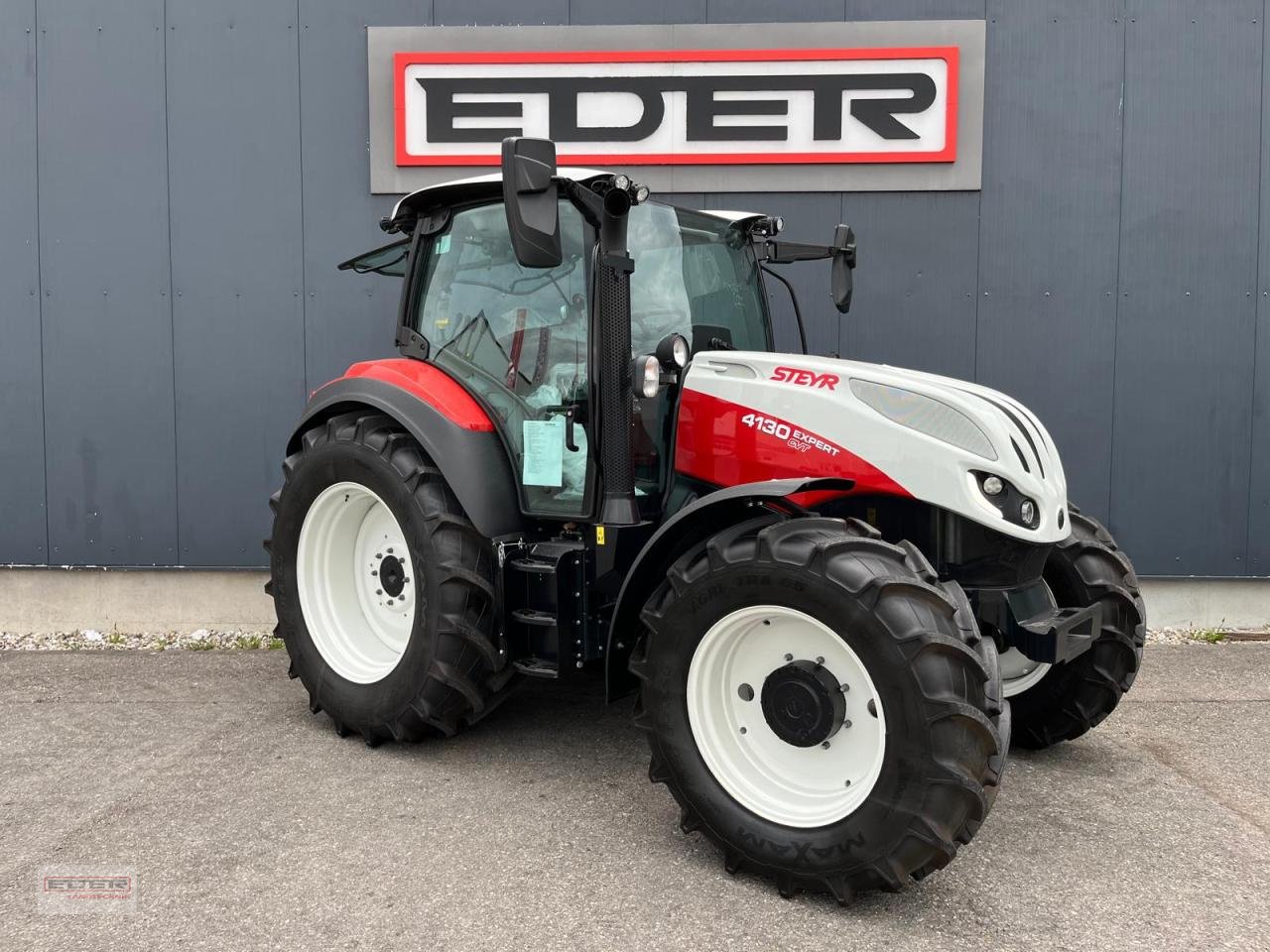 Traktor of the type Steyr Expert 4130 CVT, Neumaschine in Tuntenhausen (Picture 1)