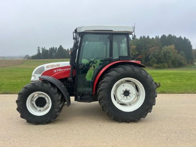 Traktor of the type Steyr Kompakt 370 A Komfort, Gebrauchtmaschine in NATTERNBACH (Picture 1)