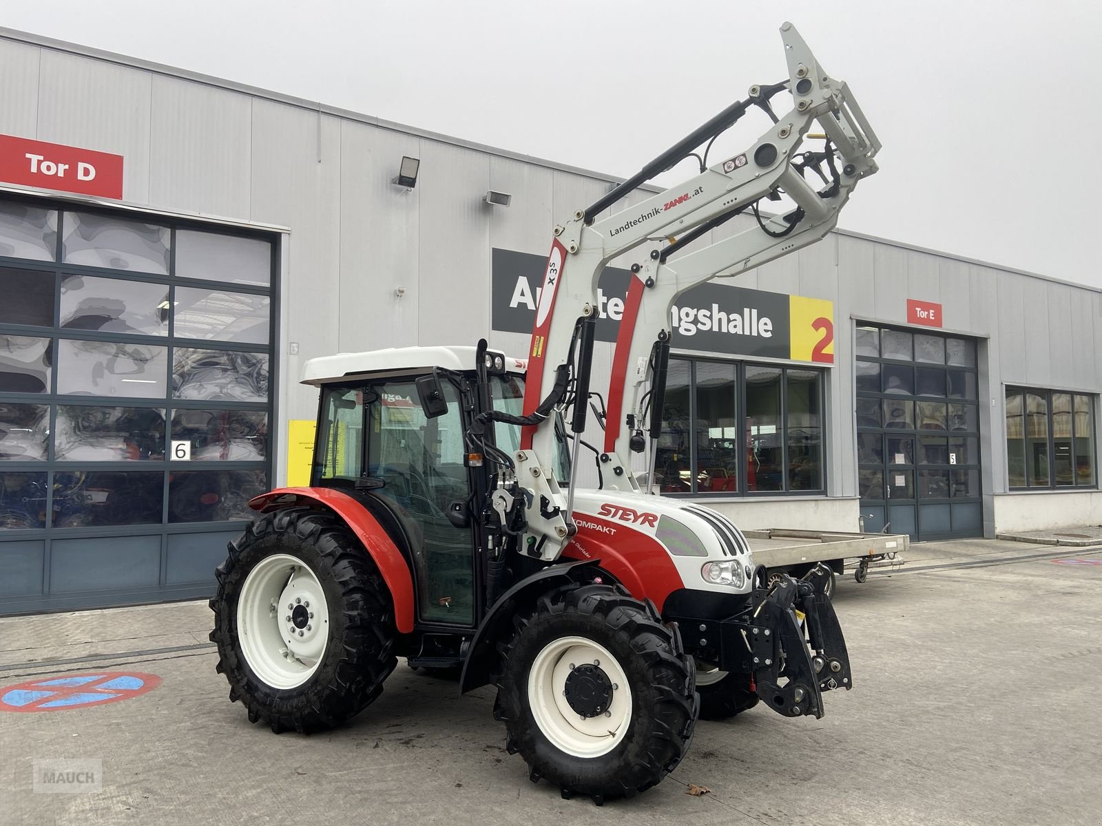 Traktor от тип Steyr Kompakt 4075 Komfort 1, Gebrauchtmaschine в Burgkirchen (Снимка 3)