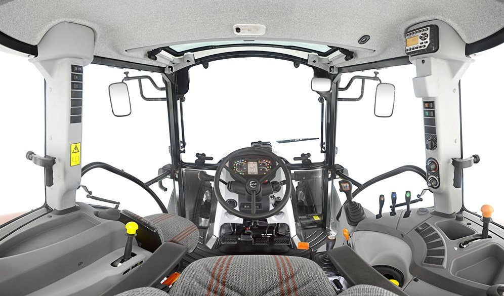 Traktor des Typs Steyr Kompakt 4075S, Neumaschine in Ostrach (Bild 5)