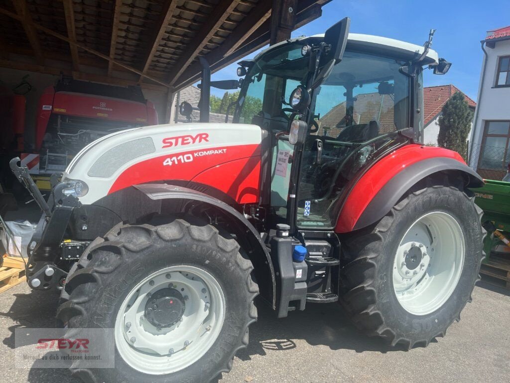Traktor van het type Steyr Kompakt 4110 HILO, Neumaschine in Kilb (Foto 1)